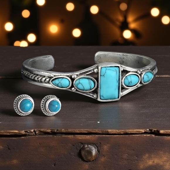 🆕️Boho Chic Antique Silver & Turquoise Stone Cuff Bracelet and Earrings Set 🌿 - Picture 13 of 13
